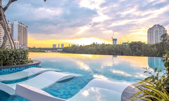 Phu My Hung Apartment | Midtown The Peak By Dhome