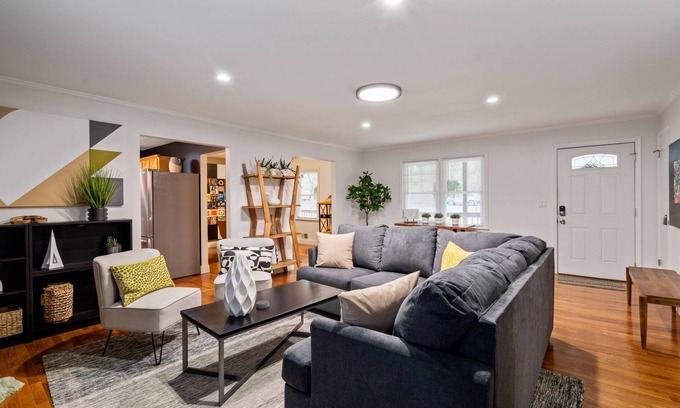 Woodstock House | Midweek Specials! Pet-Friendly 3BR Near ATL Golf