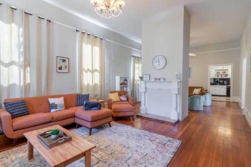 Columbus House | Mighty Mildred- Historic-Walkable-Mins to Riverwalk