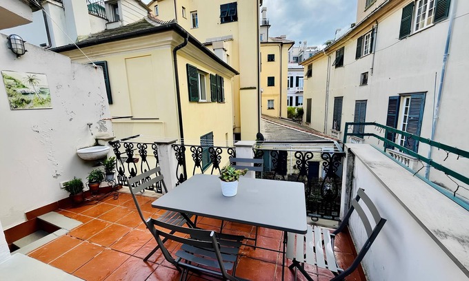 Castelletto Apartment | Migliorina House, characteristic Genoese apartment with terrace, city center