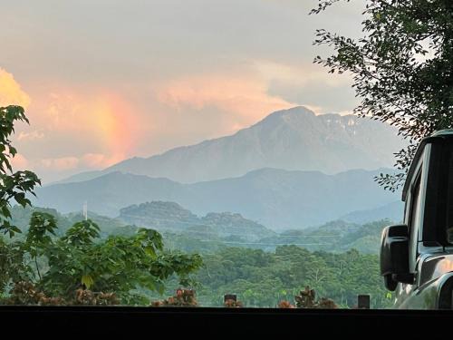 Emei House | Mihu Mountain Bed and Breakfast