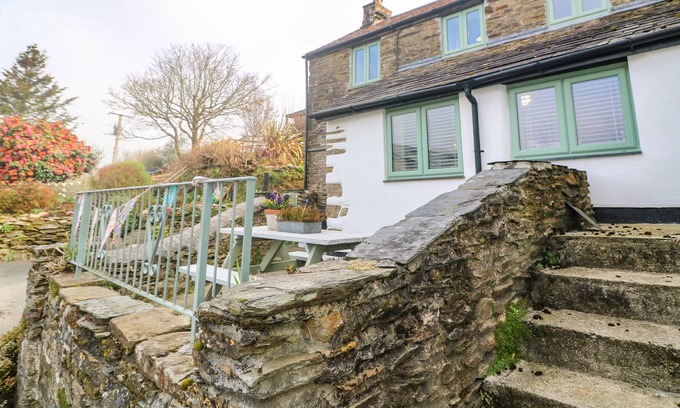 Pelynt Cottage | MILL COTTAGE, pet friendly, character holiday cottage in Pelynt