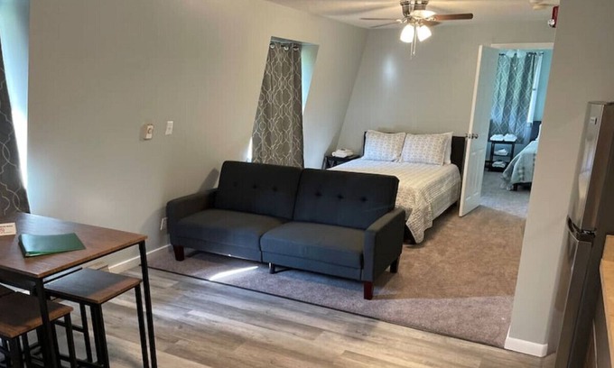 Pulaski Apartment | Mill House Market Suite A