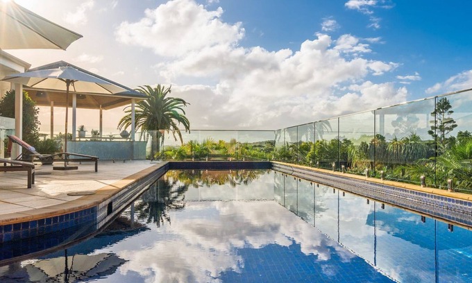 Coopers Shoot House | Milla's on Coopers - luxury retreat with pool