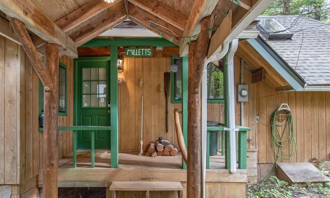 Packwood Cabin | Millett`s Cabin | 1 Bed, 2 Bath