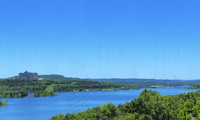 Branson House | Million Dollar House, Lake Views, Indoor Racquetball Court, Pickleball, Theater
