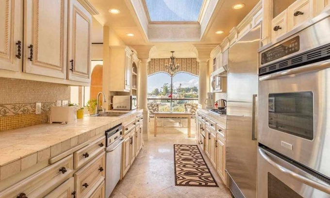 Whittier Villa | Million dollar Los Angeles View From Hilltop Villa