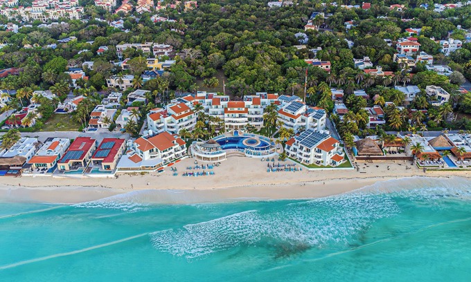 Playacar Fase I Condo | Million dollar view Beachfront penthouse, right on the sand!
