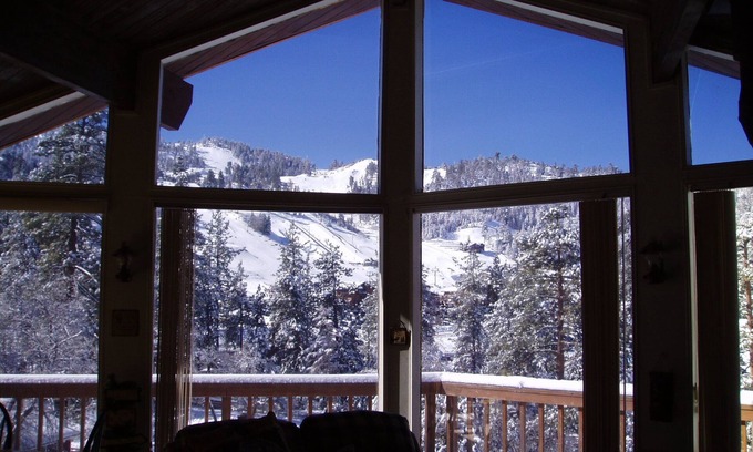 Upper Moonridge Cabin | Million Dollar View Of The Ski Slopes!