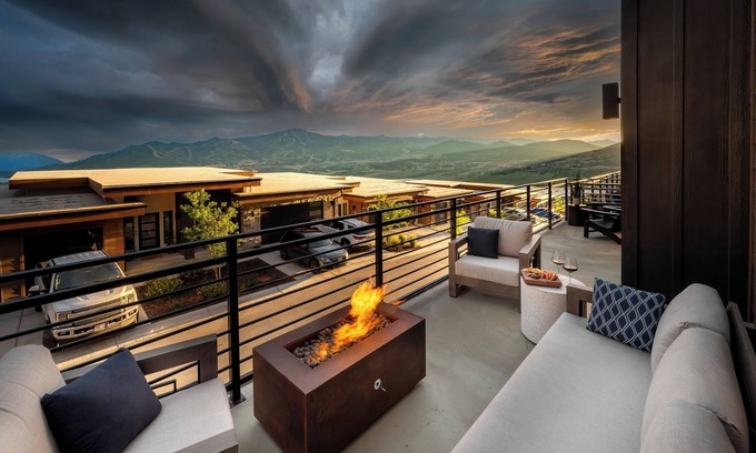 Hideout House | Million Dollar Views I Luxury Stay Near Park City I SUMMER SPECIAL! PetsOK