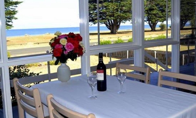St Leonards Cottage | Million $ majestic waterfront views BBQ fishing beach wineries