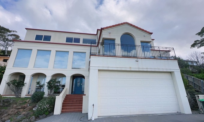 Sandy Bay House | Millions View Hobart