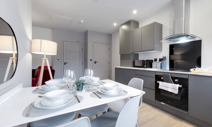 Milton Keynes Apartment | Milton Keynes Infra Mews Apt 06 + Parking by 360Midlands - Serviced Apartment