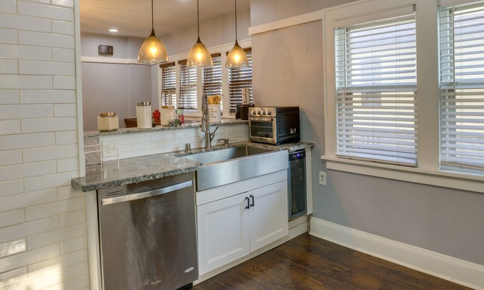 Milwaukee House | Milwaukee Vacation Rental - 2 Mi to Dineen Park!