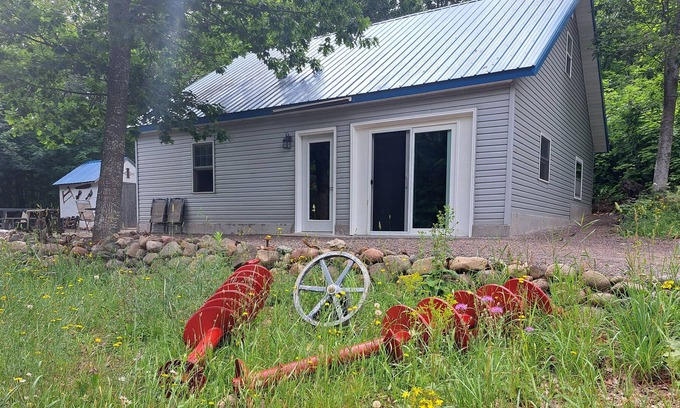 Calumet House | Miners Cove, Keweenaw Themed, 10 min drive to the beach. Peaceful location.