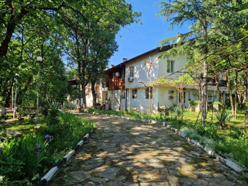 Burgas Cabin | Minior