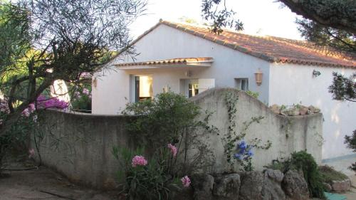 Santa Giulia House | MiniVilla "RIVENTOSA" - SANTA GIULIA - 50 passi dal mare