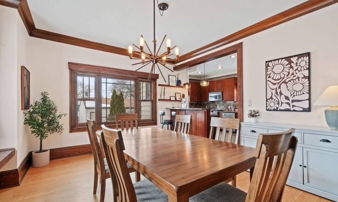 Edina House | MINNeSTAY* Fulton Lodge | Close to the Lakes!