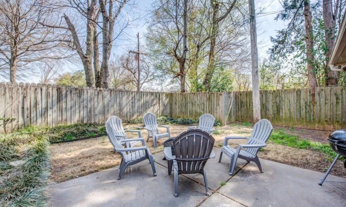 University District House | Mins to Downtown & U of Memphis! High Point Duet