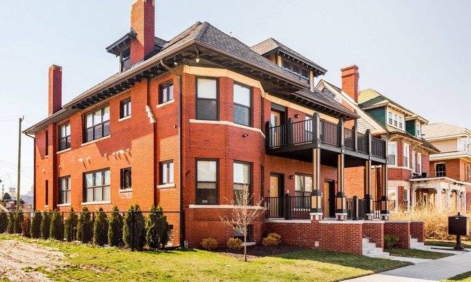 Brush Park Apartment | Mint House Detroit - Brush Park