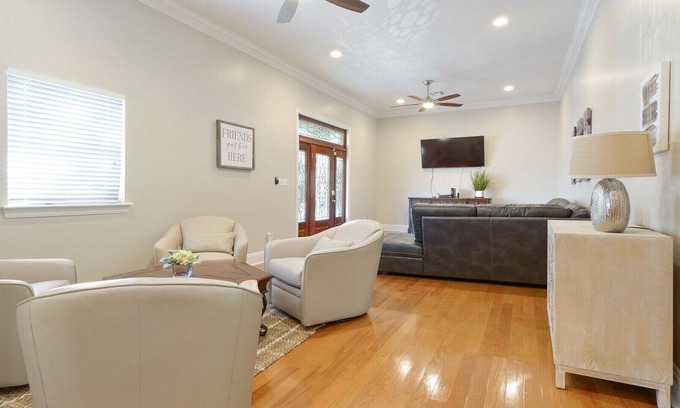 Esplanade Ridge House | Minutes away from French Quarter! GREATER NOLA 3BD HOME