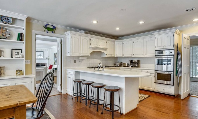 Oxford House | Minutes from Downtown Oxford and Easton | Pool | Private Dock | Pet Friendly | K