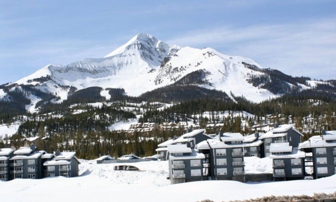Big Sky Condo | Minutes from Lift! 2 Bedroom + Sleeping loft condo on shuttle route