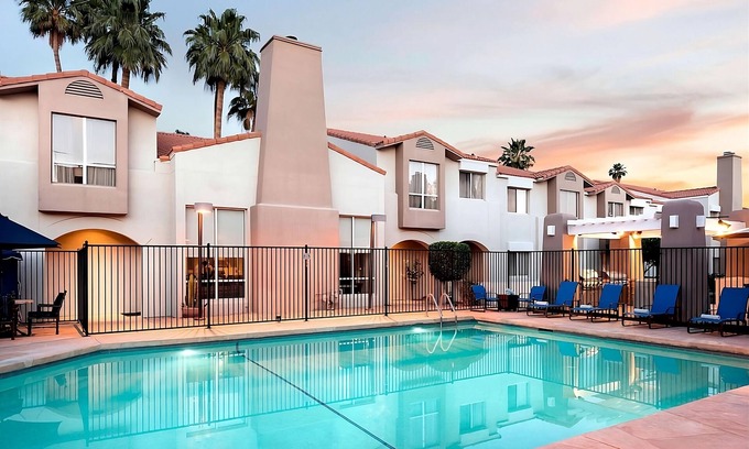 South Scottsdale Apartment | Minutes from Phoenix Art Museum! Free Breakfast, Pool, Pets are Welcome!