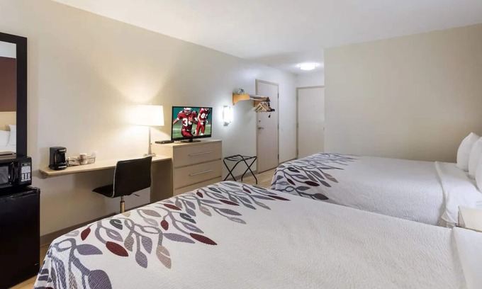 Pittsburg House | Minutes from Vanhook Falls Trailhead! Free Parking, Pet-friendly Property!