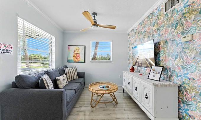Whitney Beach Condo | Minutes to Anna Maria - Canal Hangout Onsite Apartment
