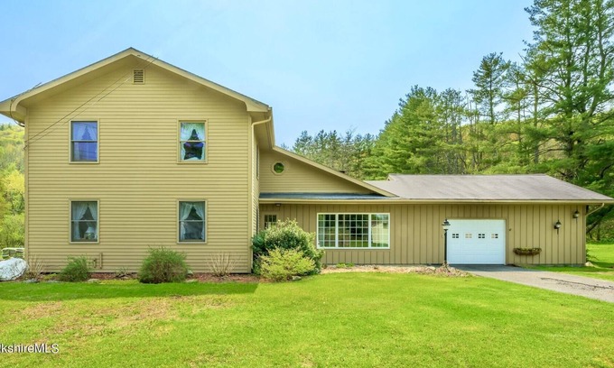 Great Barrington House | Minutes to downtown Great Barrington and many Berkshire attractions.