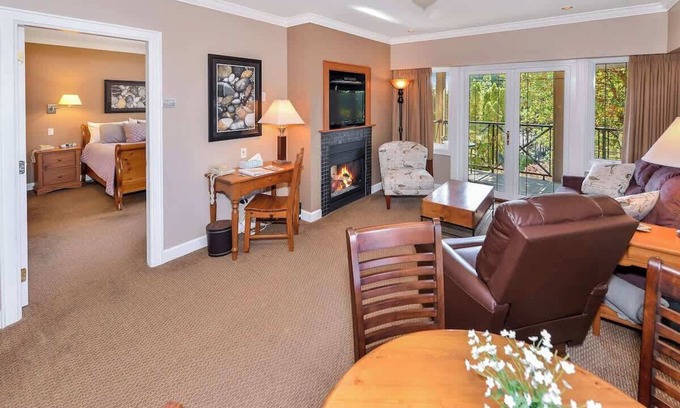 Sidney Condo | Miraloma 209 Summary: