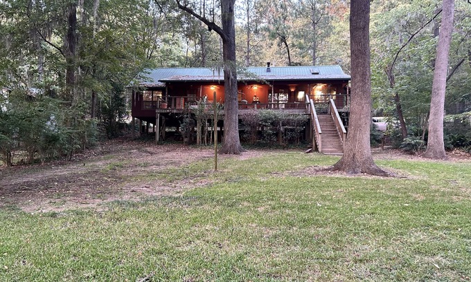 McLeod Cabin | Miramar Camp on Caddo Lake