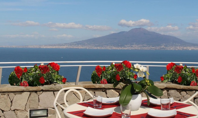 Priora House | MiraSorrento, romantic view on the bay of Naples