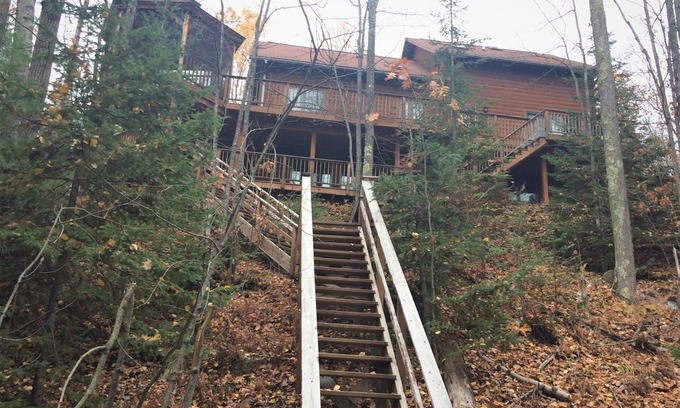 La Pointe House | Miriam`s Retreat - Overlooking Lake Superior with Staircase Lake Superior Access!