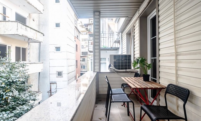 Osmanbey Apartment | Missafir Exclusive Flat with Balcony in Nisantasi
