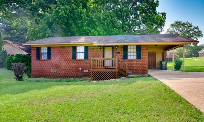Oxford House | Mississippi Vacation Rental Less Than 1 Mi to Ole Miss