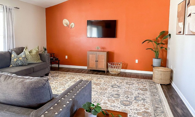 St. Robert House | Misty mountain inn Close to post
