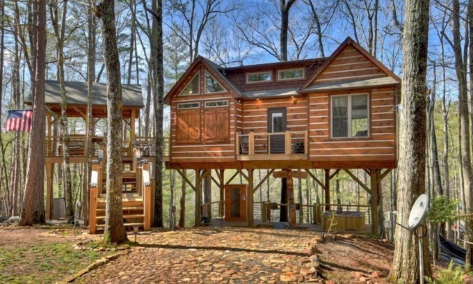 Morganton Cabin | Misty Mountain Treehouse- Blue Ridge GA