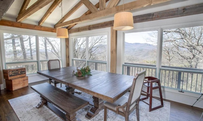 Blowing Rock House | Misty Ridge Lodge