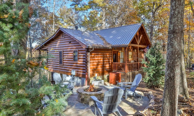 Blue Ridge Cabin | Misty Ridge - Mtn Views, Fire Pit, Dog Friendly