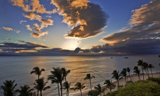 Wailuku Condo | MKT 233A $299 Fall Specials at Remodel 3Bedroom Hawaiiana Guest House in Wailuku