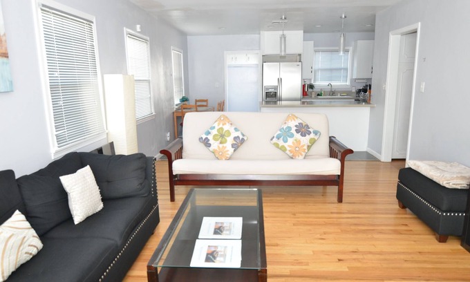 San Gabriel House | MnC's Cozy n Clean 2 Bedroom 2 Bath Home in San Gabriel