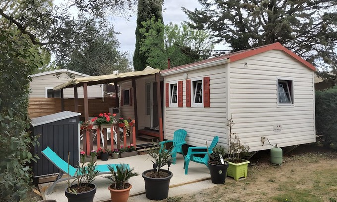 Gallargues-le-Montueux House | Mobile Home Rental Camping Les Amandiers