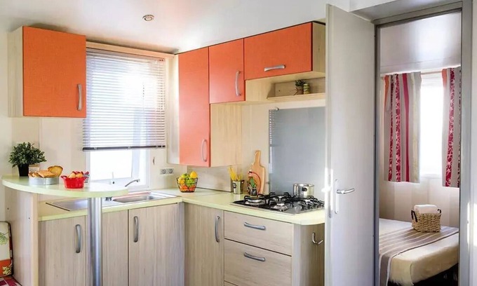 Kaatsheuvel House | Mobile-home | Comfort | 3 Bedrooms | 6 sleeps | Raised terrace