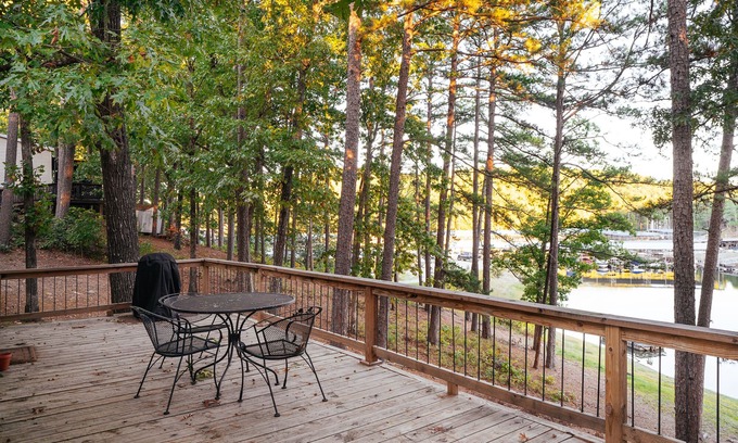 Royal House | Mobile Home E-3 at Safe Harbor Brady Mountain on Lake Ouachita!