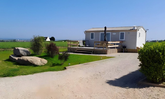 Cleder House | Mobile Home 'Ty Reuniou' with Sea View, Private Terrace and Private Garden