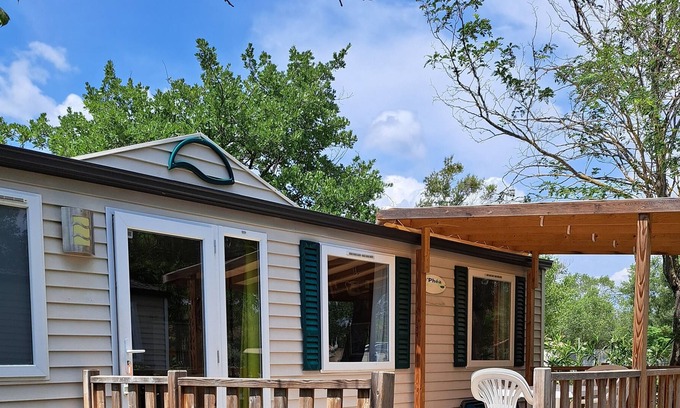 La Roque-d'Antheron House | Mobilhome Dans Camping 4 en Provence