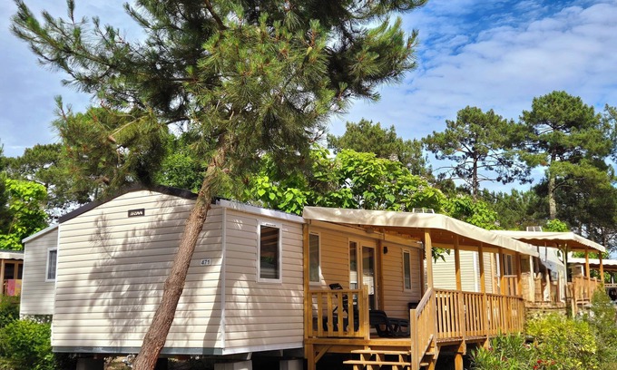 Claouey House | MOBILHOME On Cap Ferret in the pine forests, in a 4-star campsite.