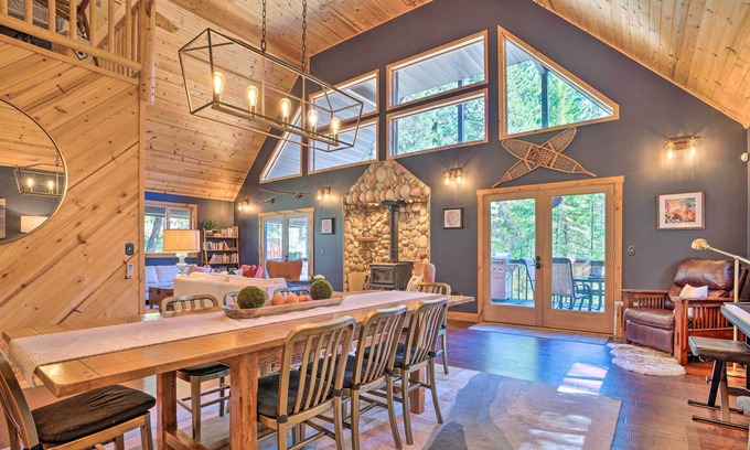 Ardenvoir Cabin | Mod Alpine Cabin w/ Hot Tub, Game Room & Fire Pit!